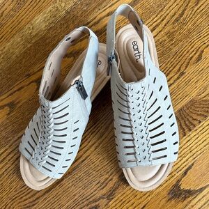 Earth Women's Beige Slingback Sandals